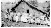People from Lassance, Minas Gerais
The wattle-and-daub houses typical of the region were infested with kissing bugs, the causative agent of Chagas’s disease. Between 1908 and 1911. Photo: Acervo COC
