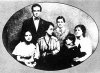 Oswaldo Cruz’s wife and children
From right to left: Elisa Oswaldo Cruz, Oswaldo Cruz Filho, Bento Oswaldo Cruz, Emília da Fonseca Cruz (wife), Walter Oswaldo Cruz, and Hercília Oswaldo Cruz. 1910s. Photo: Acervo COC
