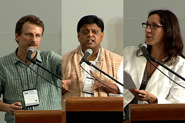 Gilberto Hochman, Sanjoy Bhattacharya e Claudia Agostoni durante as apresentações no painel histórico