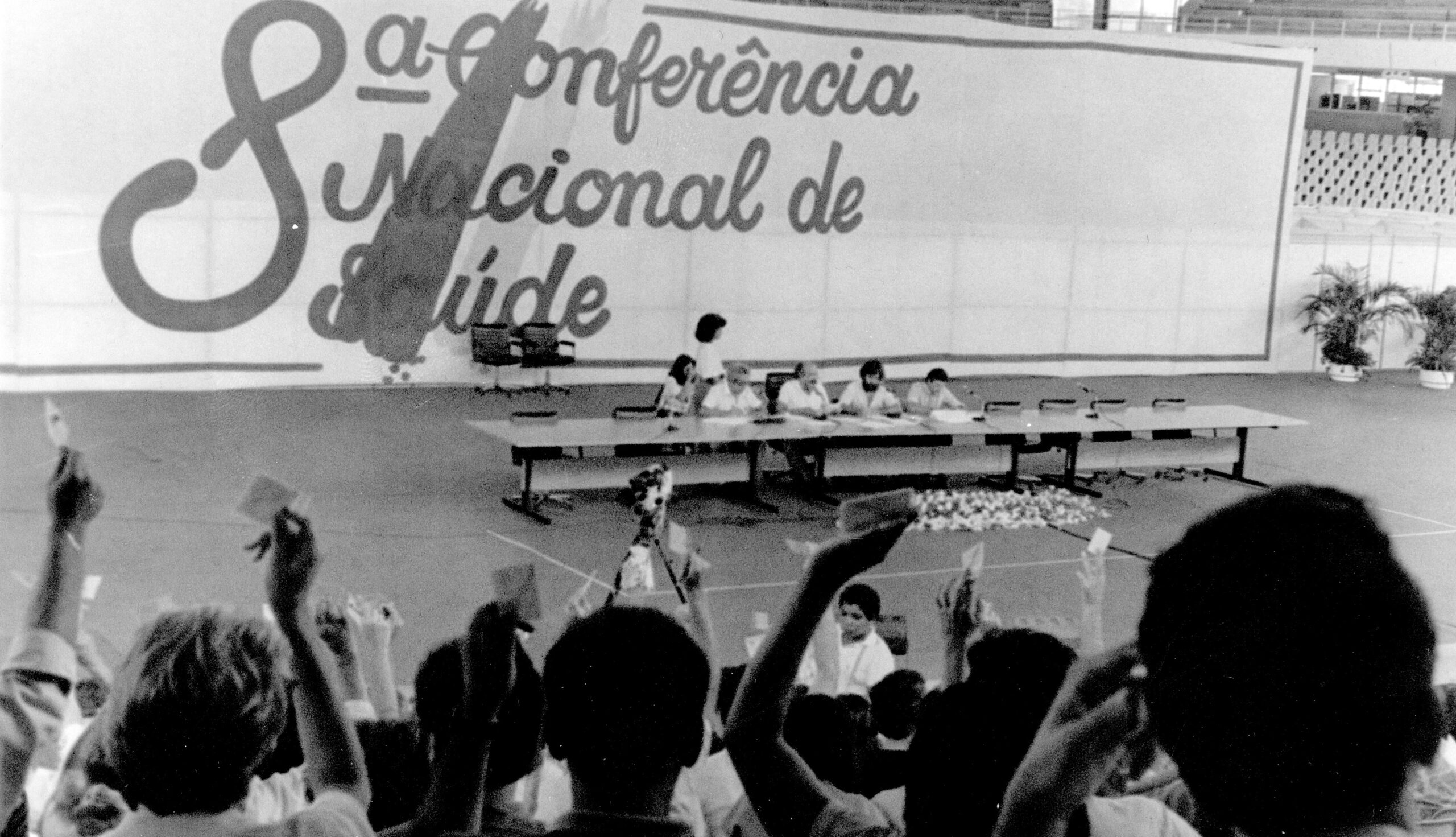 foto sobre 8ª CONFERÊNCIA NACIONAL DE SAÚDE  E O SUS