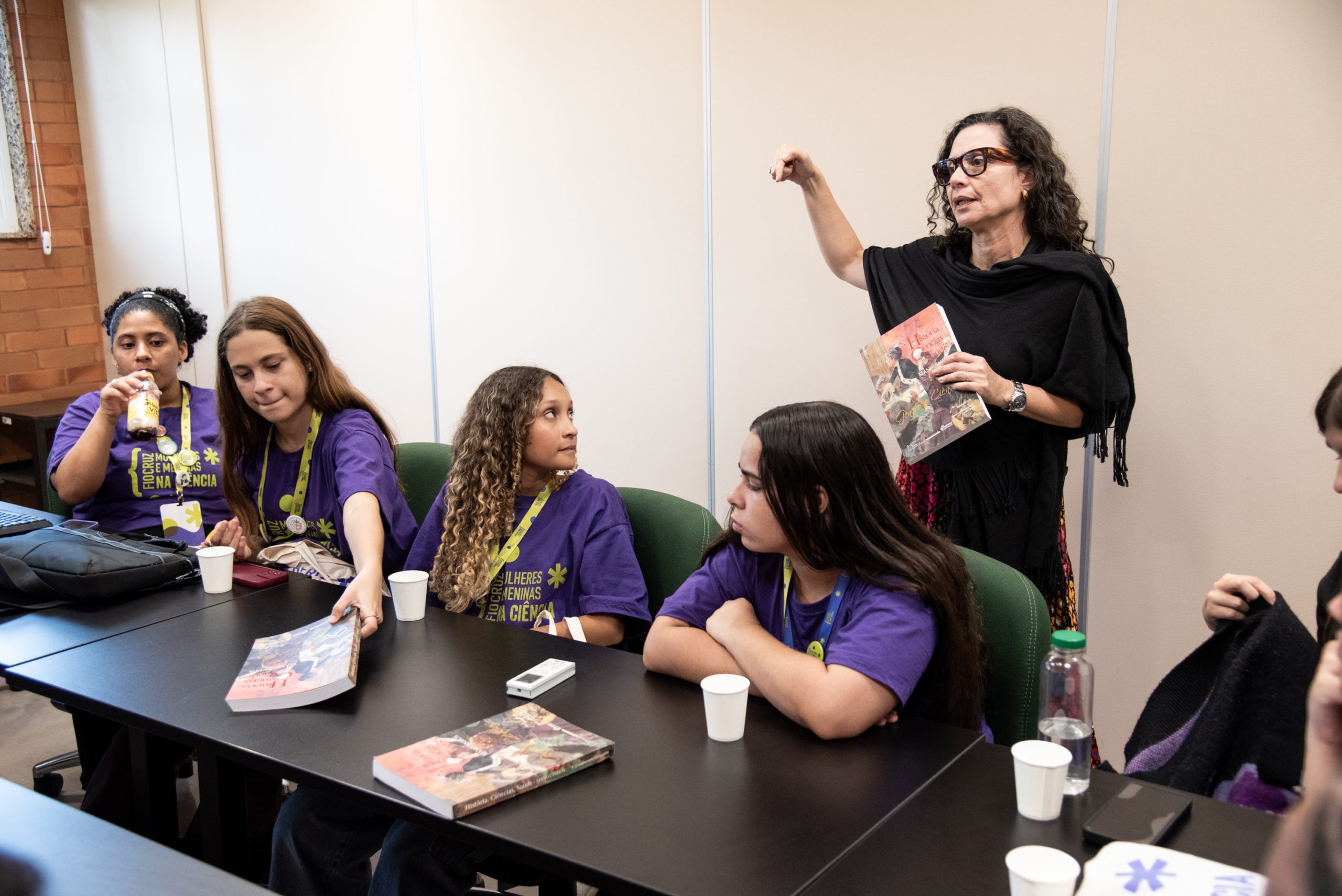 COC/Fiocruz recebe estudantes para o Dia Internacional de Mulheres e Meninas na Ciência